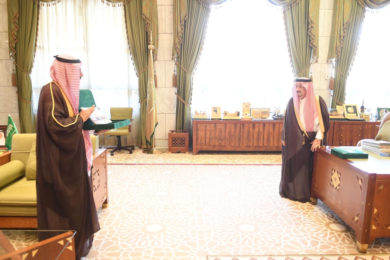 أمير منطقة الرياض يستقبل رئيس جامعة شقراء