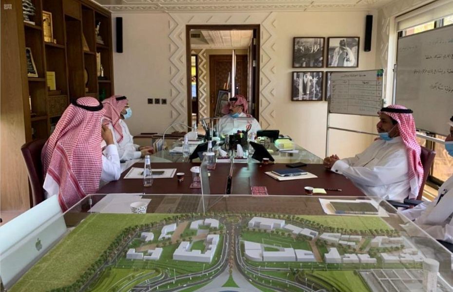 الأمير تركي بن طلال يتابع أعمال مشروعات كهرباء عسير