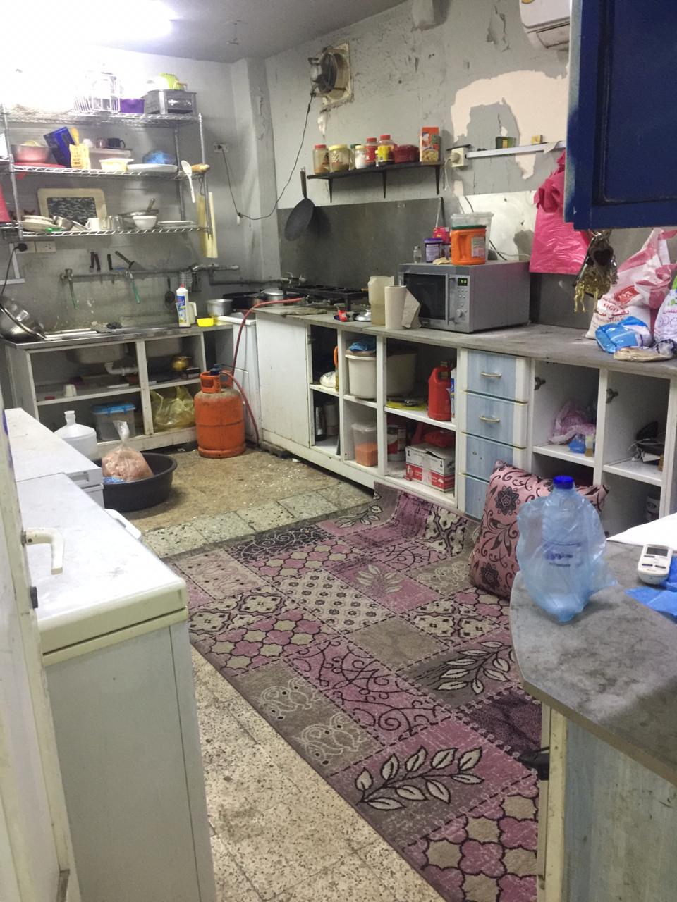 بلدية القطيف تضبط مطعما في إسكان القطيف