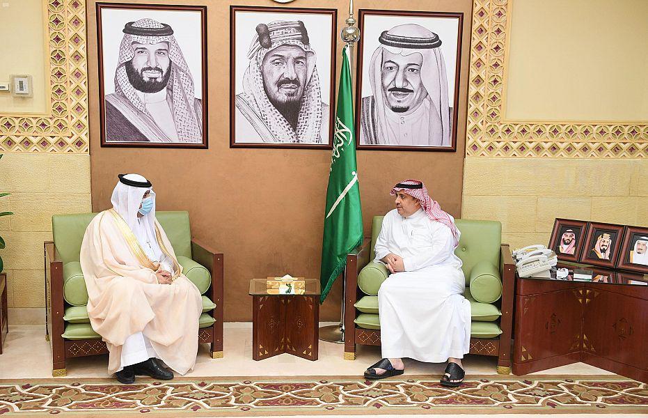 وكيل إمارة الرياض يستقبل مدير الشؤون الصحية بالمنطقة