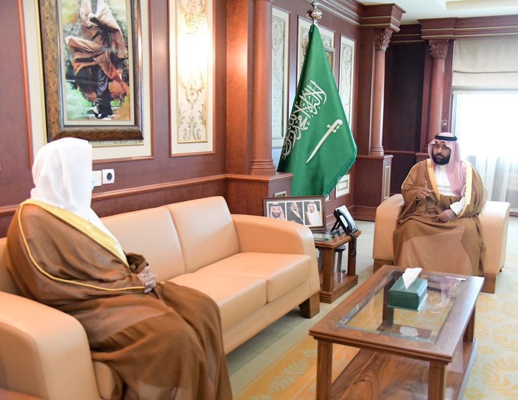 الأمير محمد بن عبدالعزيز يلتقي رئيس المحكمة العامة بمنطقة جازان