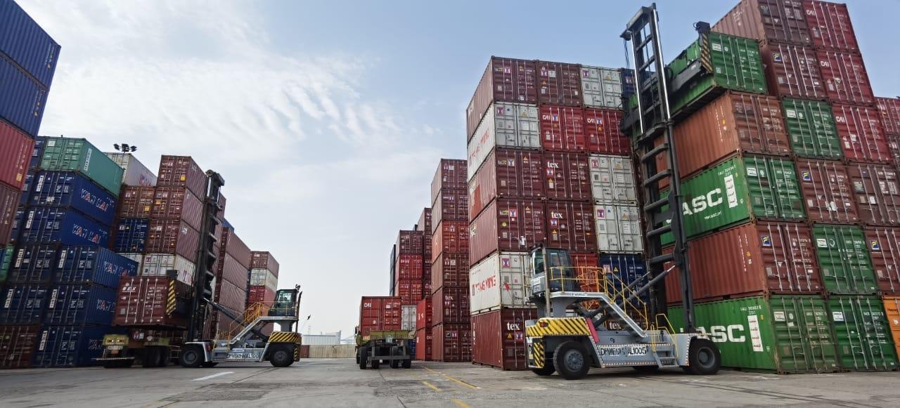ميناء جدة يناول 5 ملايين طن بضائع و424 ألف حاوية خلال يوليو