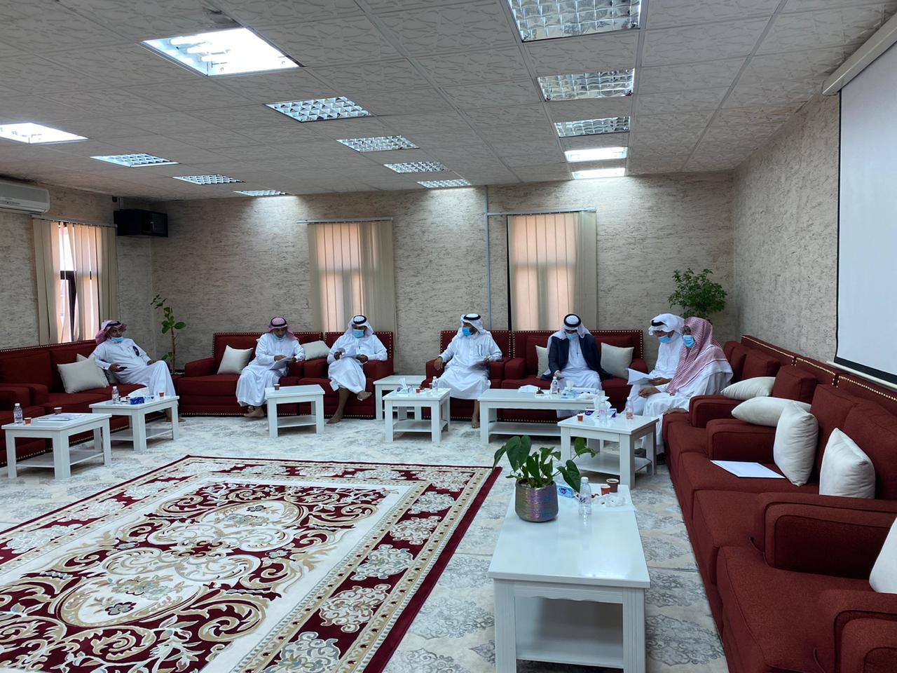 المجلس البلدي لأمانة منطقة الباحة يعقد اجتماعاً برؤساء اللجان الدائمة