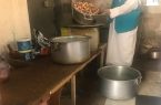 بلدية رأس تنورة تضبط منزل مخالف للأنظمة يستخدم لتخزين وتحضير المواد الغذائية