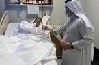 تجربه المريض بمستشفى صبيا تزور المرضى المنومين و تهديهم الورود
