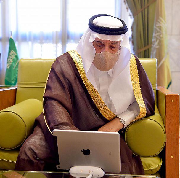 أمير منطقة الرياض يفتتح حملة “الصلاة نور”