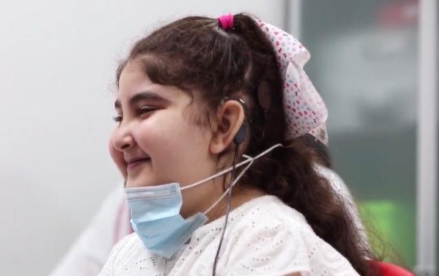 مستشفى الملك فهد بجدة ينجح  في زراعة قوقعة إلكترونية لطفلة