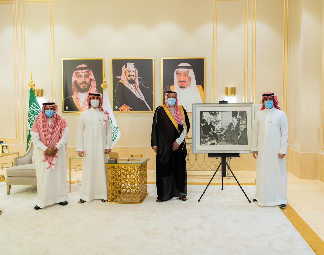 الأمير حسام بن سعود يرحب بالفغم ومرافقه متمنيا لهم زيارة موفقة للمنطقة