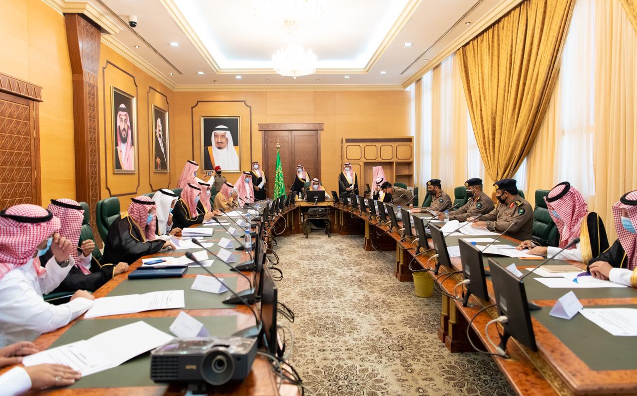 الأمير حسام بن سعود يرأس اللجنه الرائيسية للدفاع المدني بمنطقة الباحة