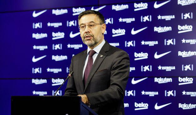 رئيس نادي برشلونة يُعلن استقالته من منصبه