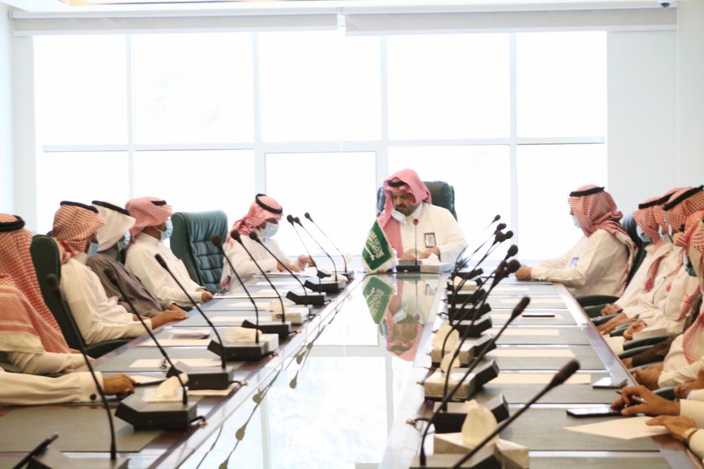 المجلس المحلي بمحافظة الداير يشرك شباب المحافظة في إجتماعه