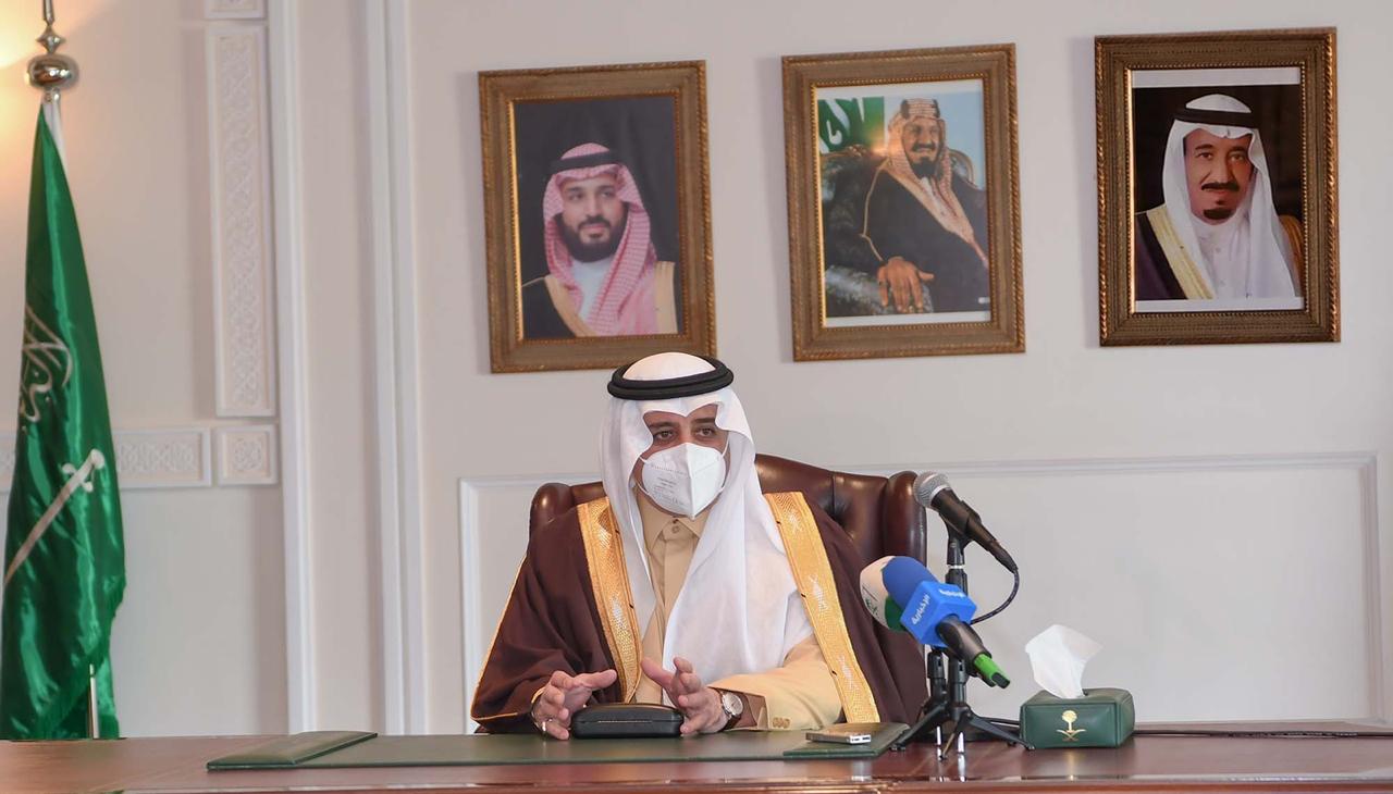 أمير منطقة تبوك المرأة السعودية شريك أساسي في تنمية الوطن 