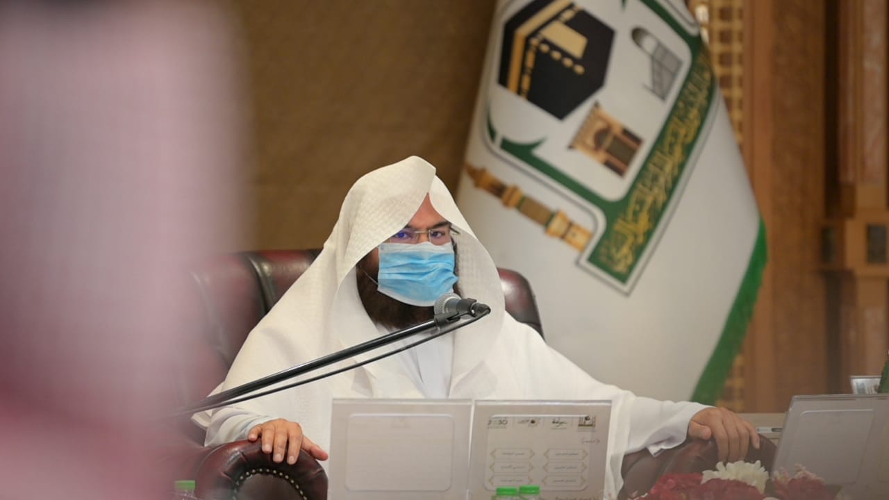 الشيخ السديس يكرم فريق عمل منارة الحرمين والموهوبين في وكالة شؤون المسجد النبوي