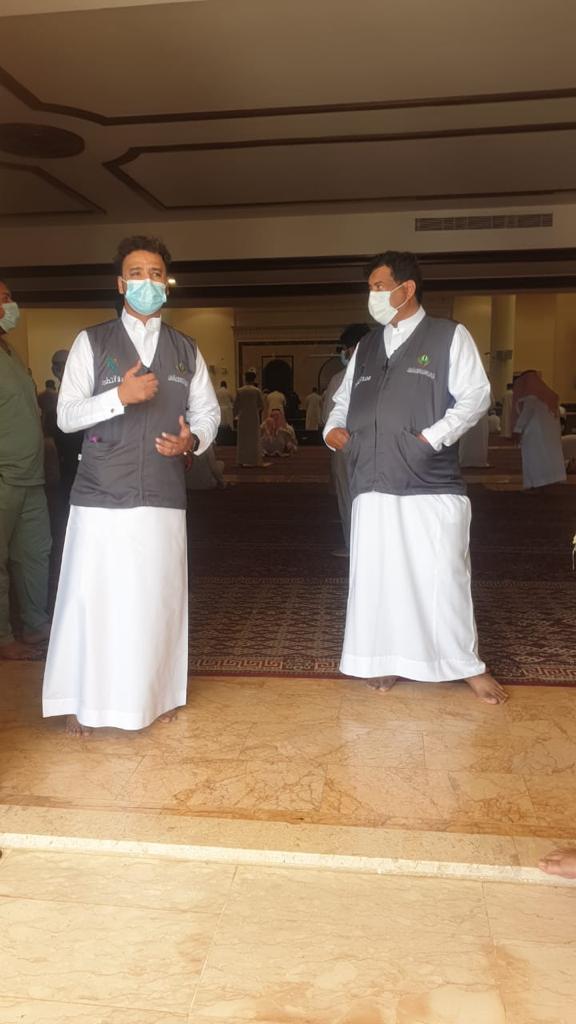 مستشفى أبو عريش العام يشارك في تنفيذ حملة نتعاون ما نتهاون في جوامع المحافظة