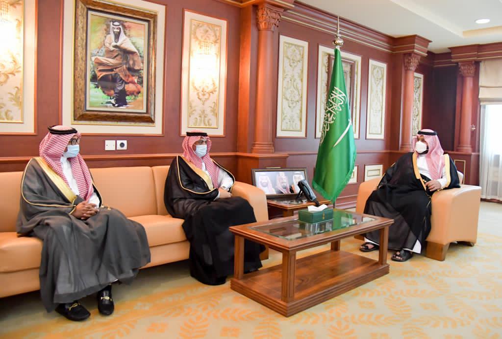 سمو الأمير محمد بن عبدالعزيز يستقبل أمين عام مجلس شباب المنطقة المعين والسابق