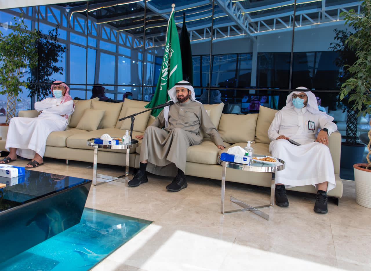 أمير الباحة ومعالي وزير الصحة يبحثان المشاريع الصحية بالمنطقة