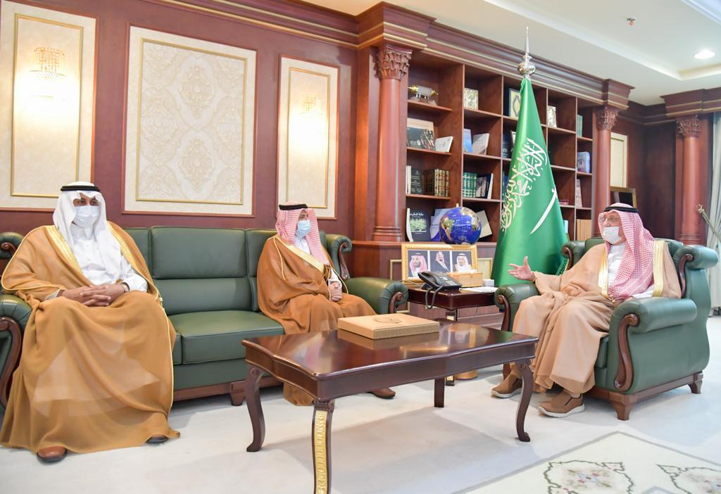 سمو الأمير محمد بن ناصر يستقبل رئيس ووكلاء جامعة جازان