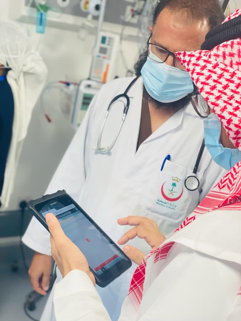مستشفى صامطة العام يُفعِّل العمل بالنظام الإلكتروني في أقسام التنويم