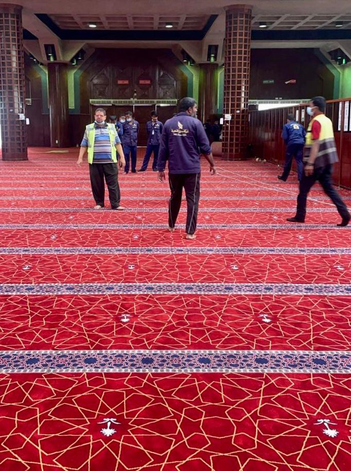 الشؤون الإسلامية تنهي مشروع فرش مسجد التنعيم