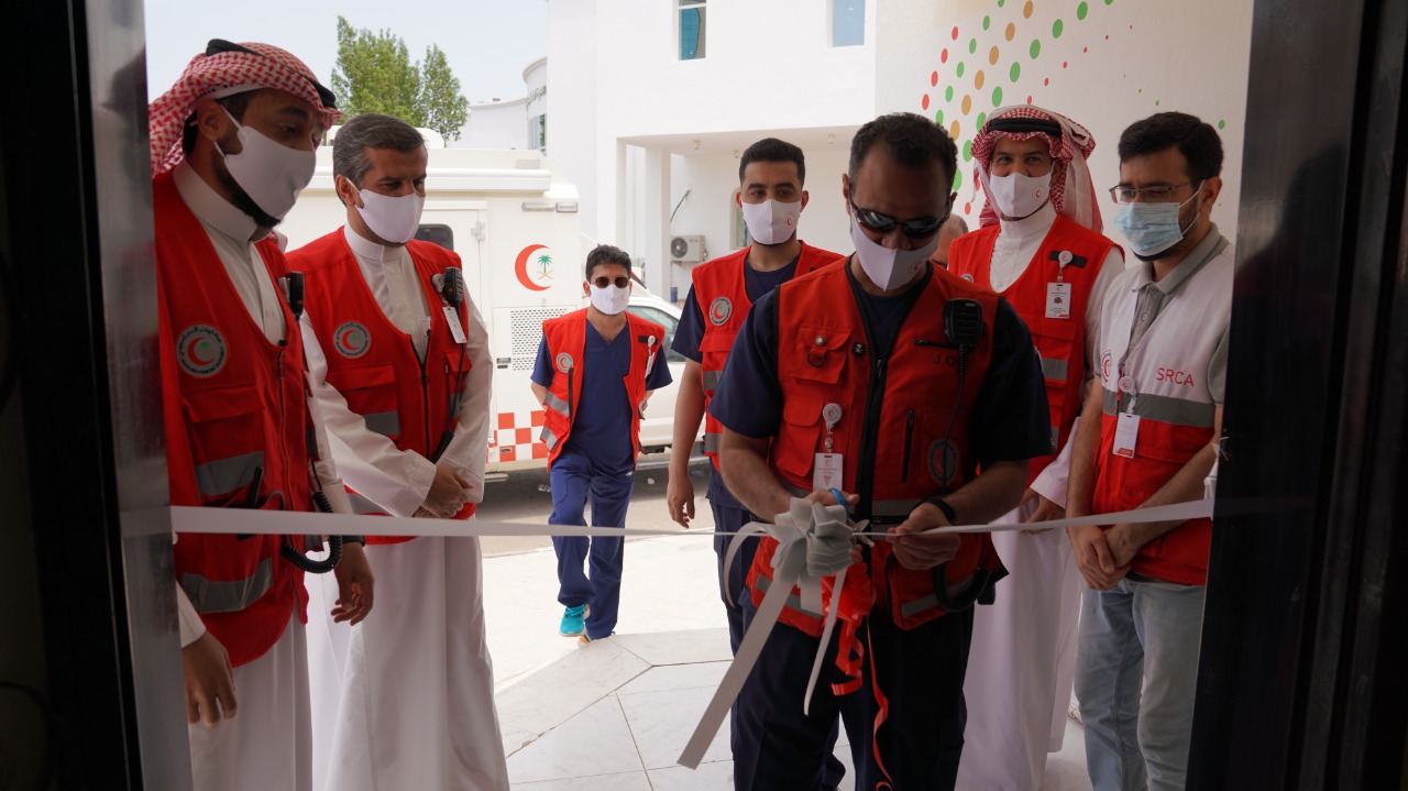 رئيس الهلال الأحمر السعودي يدشن خدمات المستفيدين خلال موسم الحج