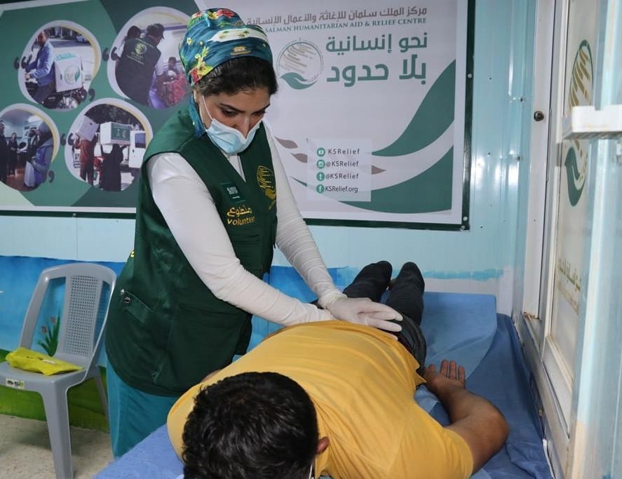 45 متطوعاً سعودياً يقدمون خدمات متنوعة للاجئين السوريين في مخيم الزعتري بالأردن