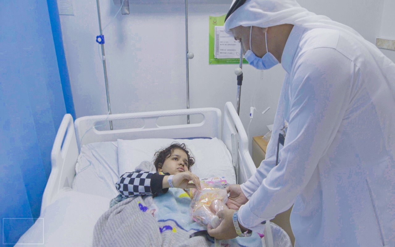 “النعمي” يُعايد المرضى ويطلع على مشاريع مستشفى أبو عريش 