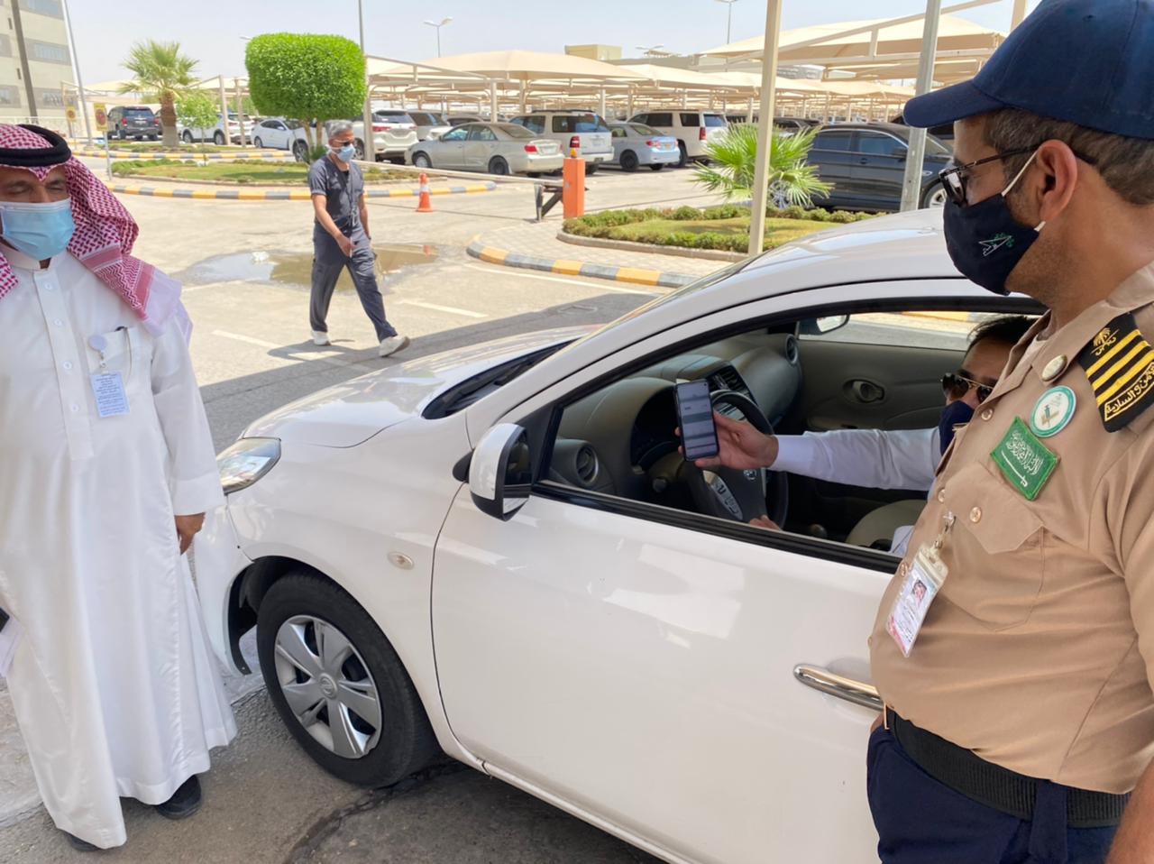 “صحة الرياض” تنفذ جولات ميدانية لمتابعة الالتزام باشتراطات الدخول لمقرات العمل