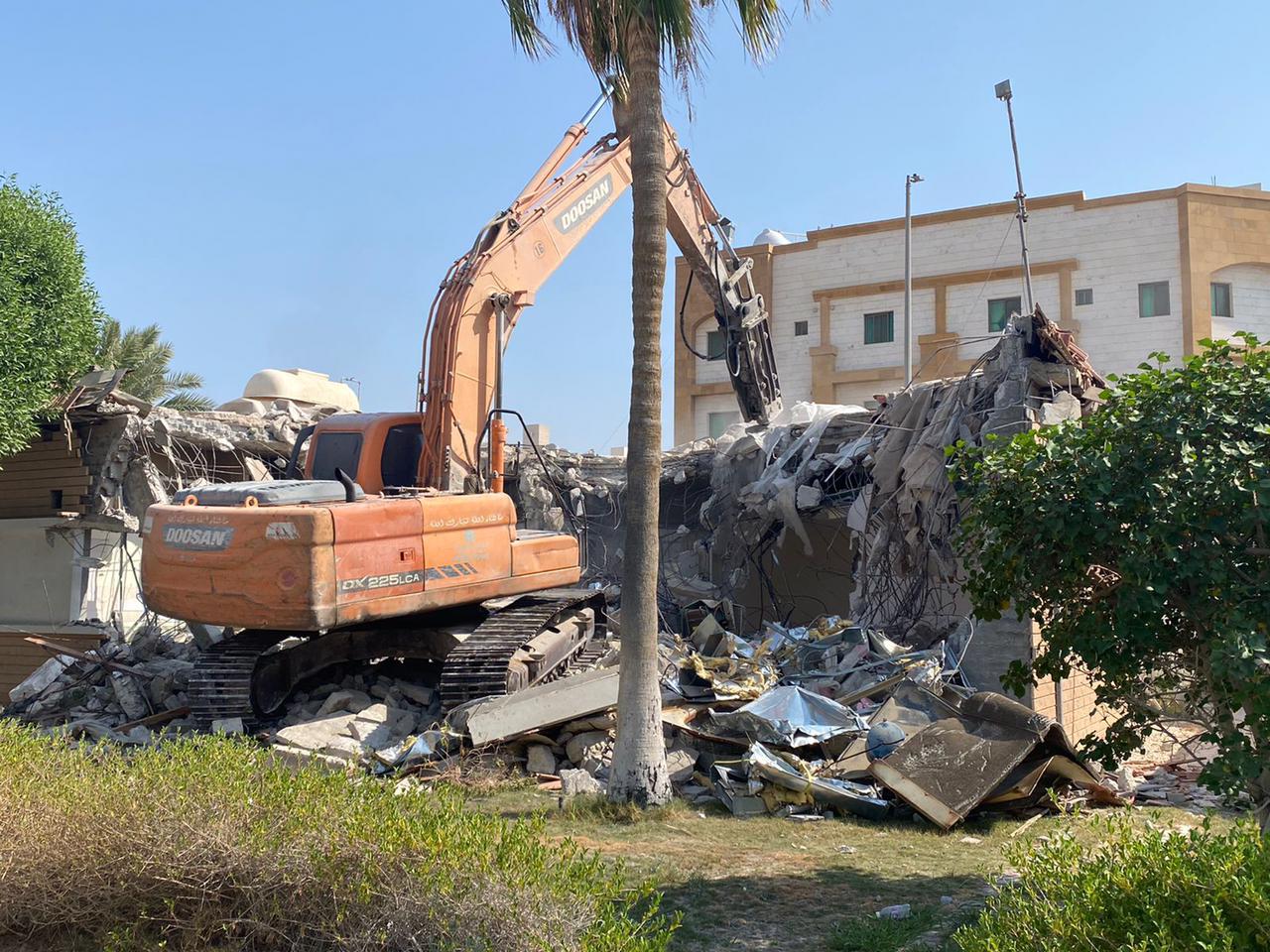 بلدية الخبر: إزالة عدد من المباني المخالفة في حي العقربية