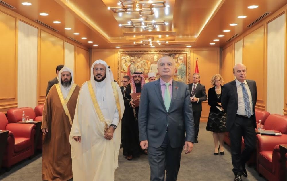 الرئيس الألباني: التضامن السعودي يحظى بإحترام الجميع