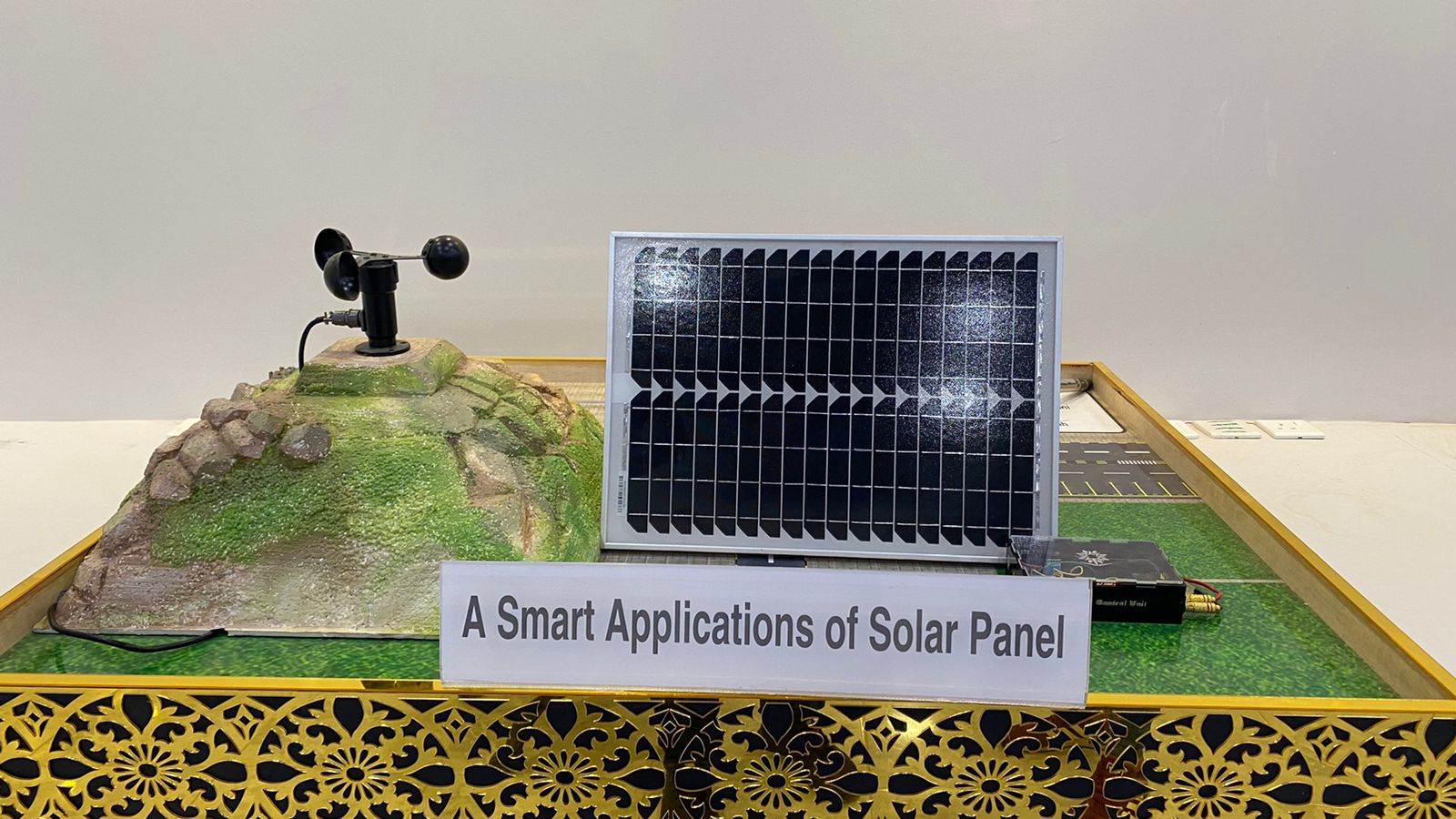 مركز الموهبين بتقنية أبها يطور مشاريع الطاقة الشمسية 