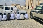 دوريات المجاهدين في جازان تضبط (4) مواطنين و(6) مقيمين لمحاولتهم نقل (47) مخالفًا لنظام أمن الحدود