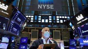 سوق الأسهم الأمريكية يغلق مرتفعاً