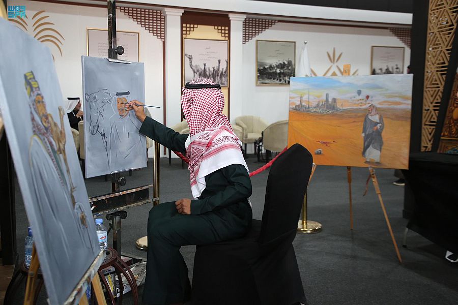 الربابة والبيانو يرتبطان بفصل الشتاء في مهرجان الملك عبدالعزيز للإبل بالصياهد