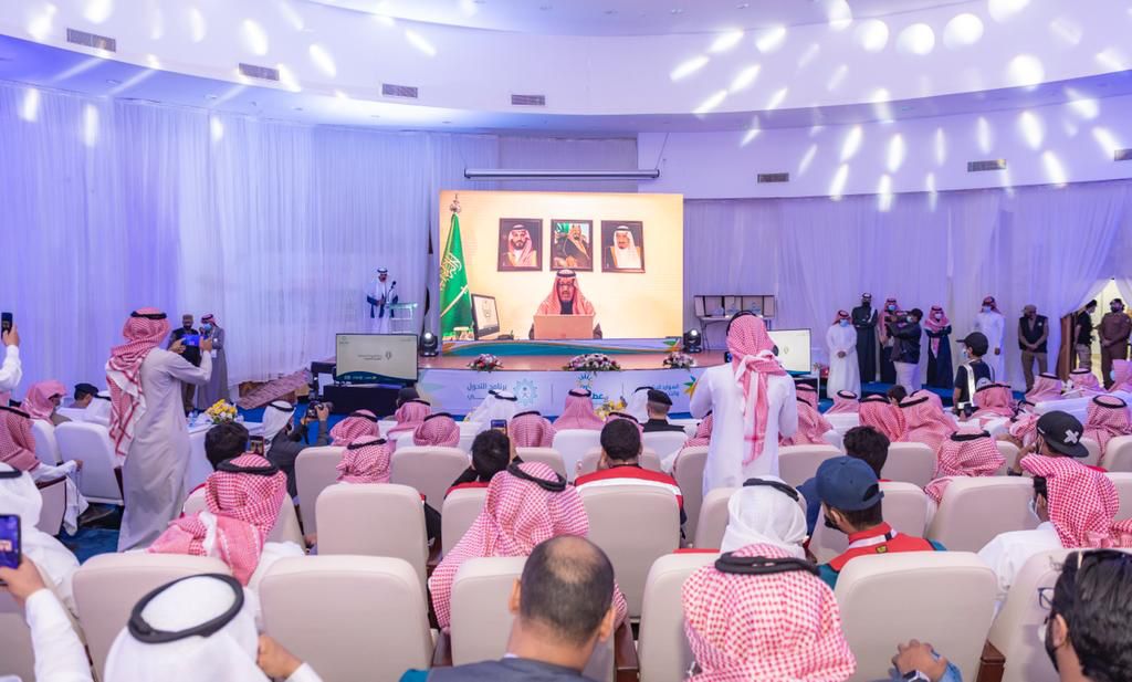 أمير الباحة يُدشن فعاليات يوم التطوع السعودي والعالمي بالمنطقة