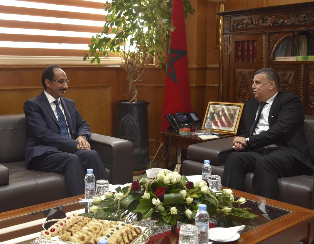 السفير اليمني الأصبحي يلتقي وزير العدل المغربي 