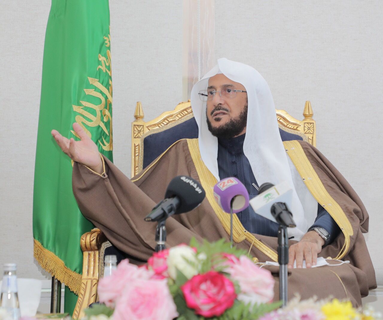 وزير الشؤون الإسلامية يُدشن مبادرة تعظيم بيوت الله بمنطقة تبوك