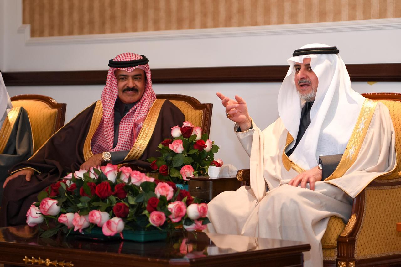أمير تبوك يستقبل رؤساء الغرف التجارية السعودية 
