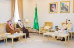 الأمير منصور بن محمد يستقبل الرئيس التنفيذي لتجمع حفر الباطن الصحي