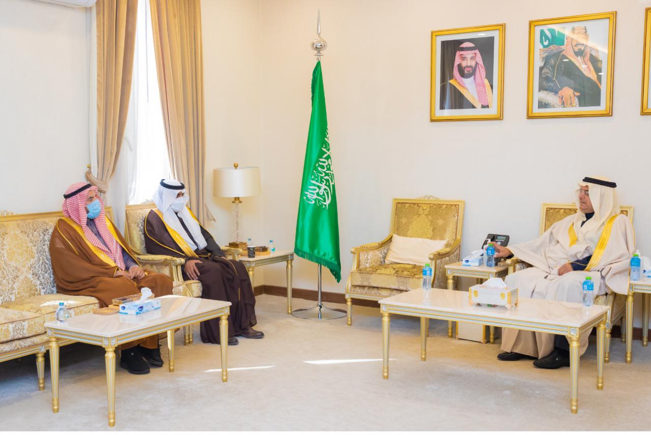 الأمير منصور بن محمد يستقبل الرئيس التنفيذي لتجمع حفر الباطن الصحي