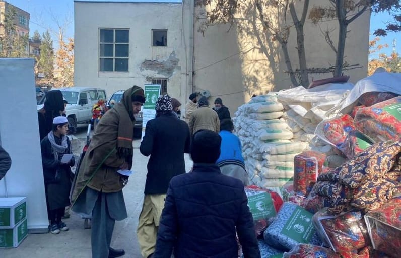 مركز الملك سلمان يوزّع أكثر من 21 طنًّا سلال غذائية في العاصمة الأفغانية