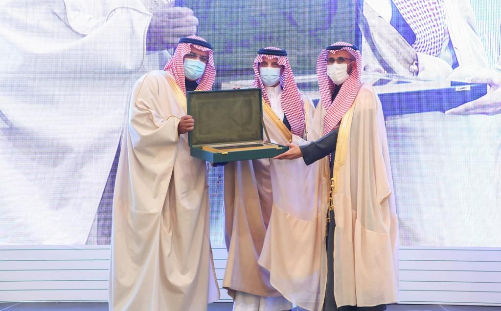 أمير المنطقة الشرقية يدشن مشاريع نفذتها “السعودية للكهرباء”