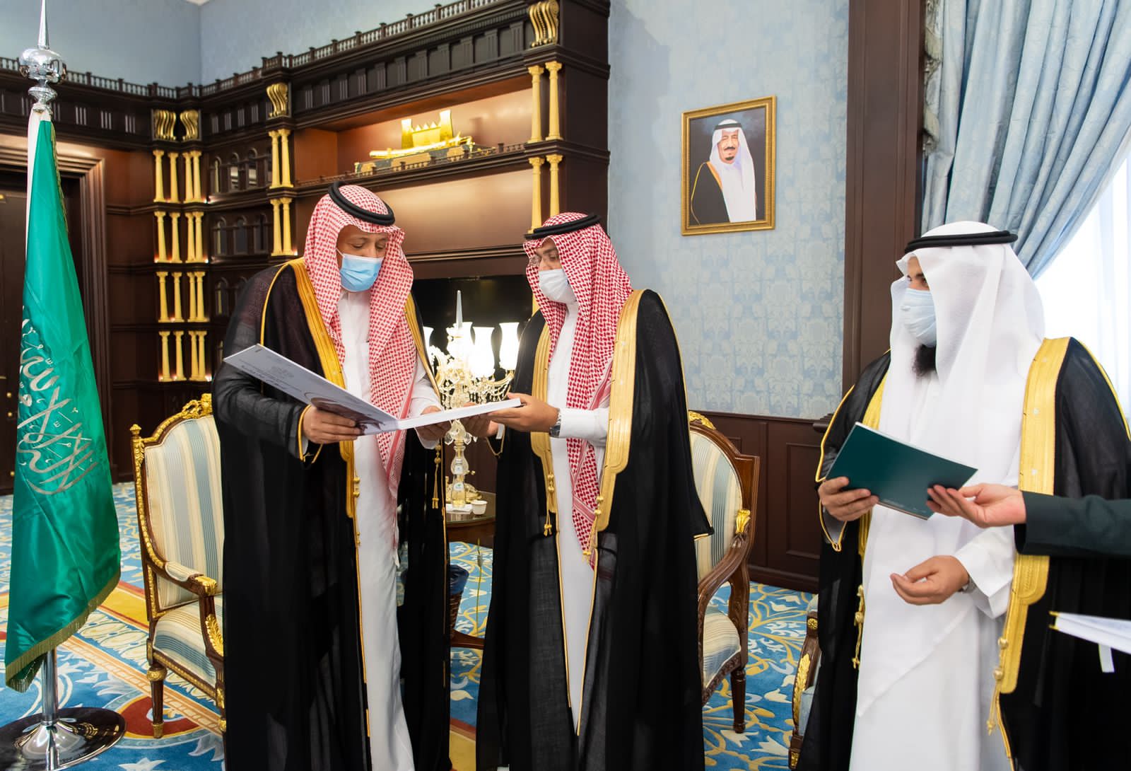 الأمير حسام بن سعود يستقبل مدير عام التعليم بمنطقة الباحة