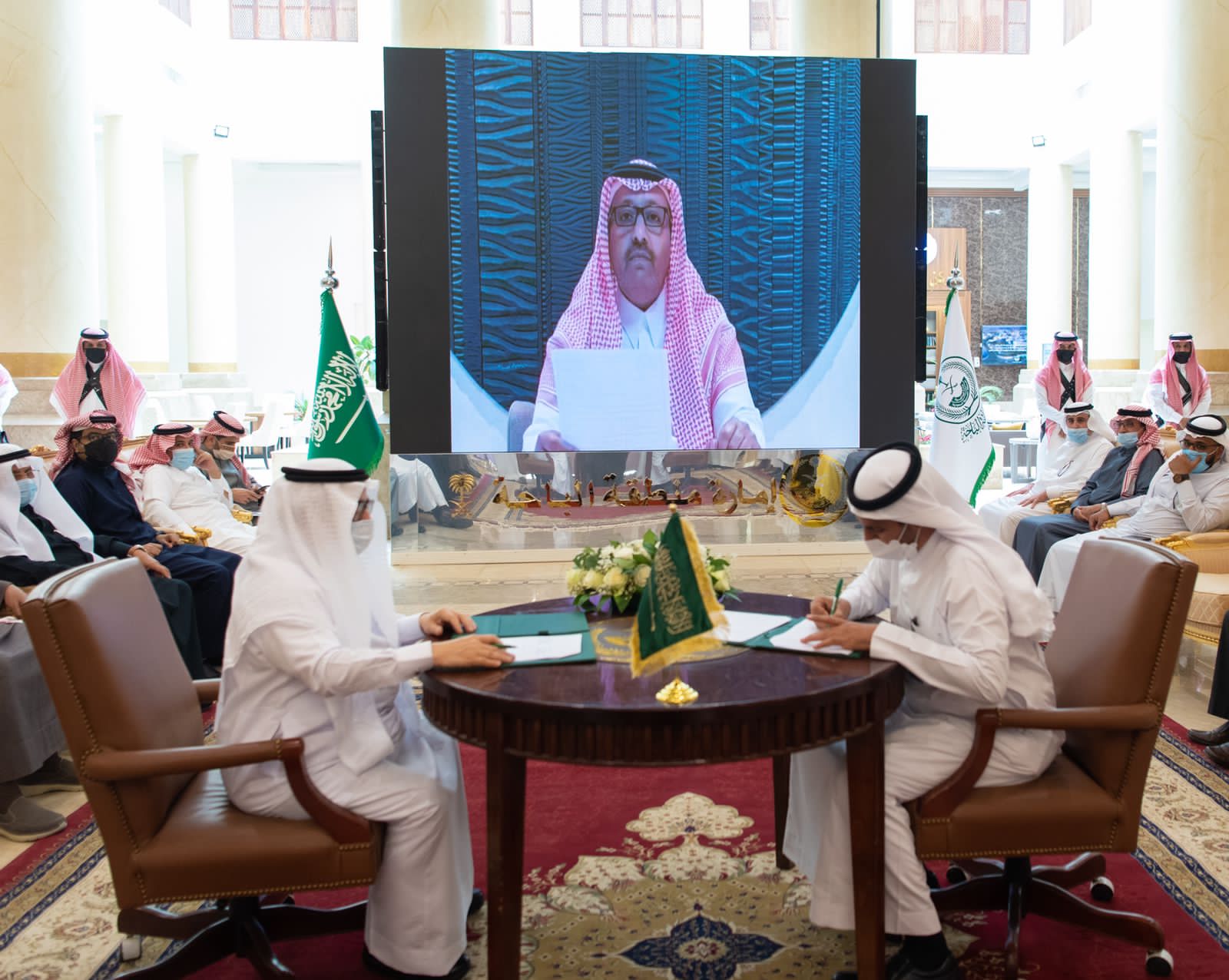 سمو أمير منطقة الباحة يشهد توقيع عدد من الاتفاقيات مع مركز الغطاء النباتي
