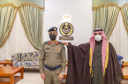 أمير الجوف يقلد مدير الدفاع المدني بالمنطقة رتبته الجديدة