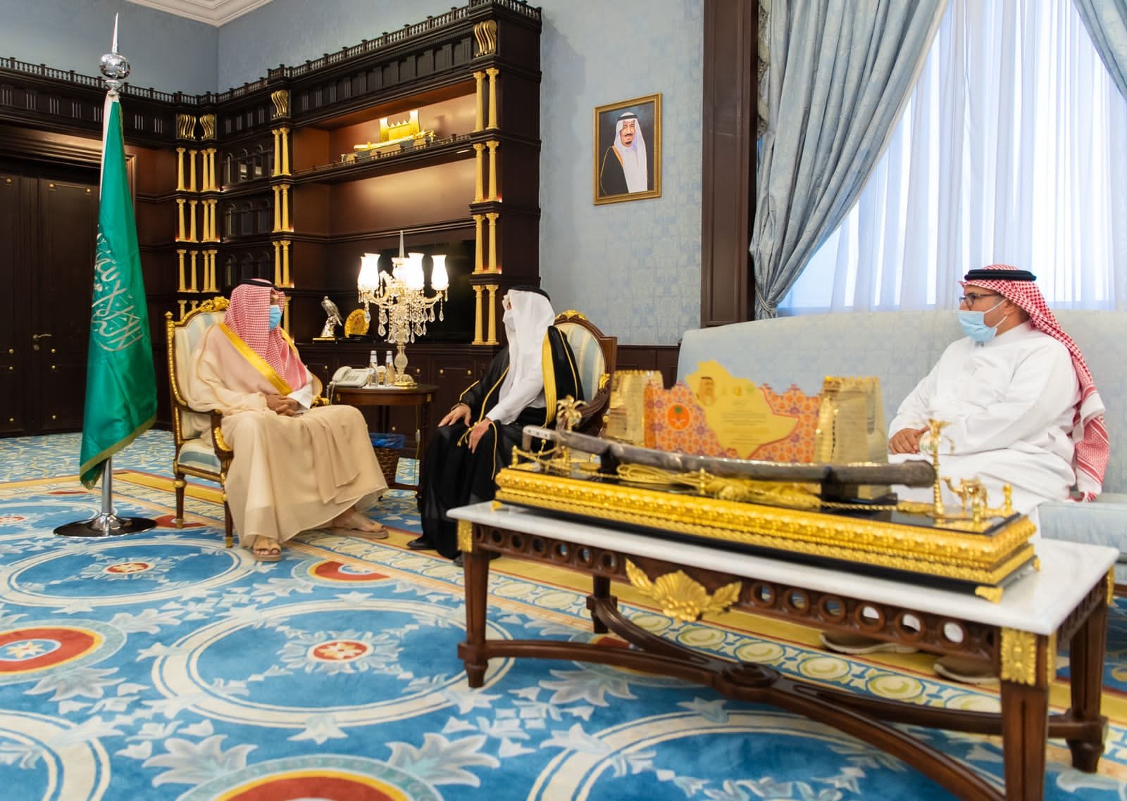 أمير الباحة يستقبل رئيس مجلس إدارة هيئة الصحفيين السعوديين 