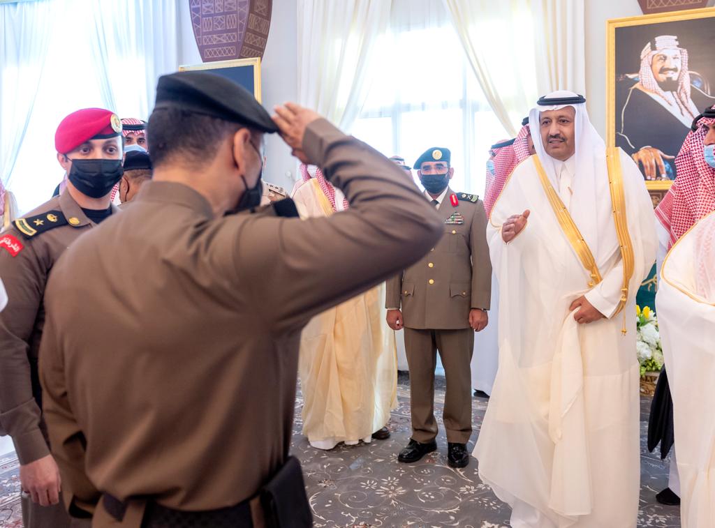 أمير منطقة الباحة يستقبل جموع المهنئين بعيد الفطر المبارك