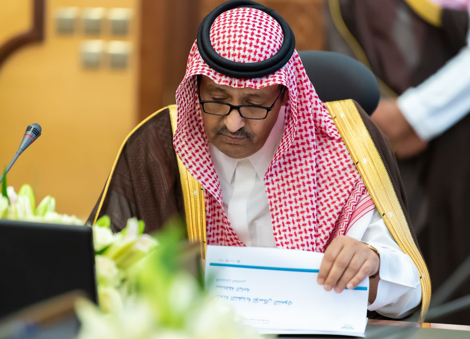 أمير الباحة يرأس اجتماع اللجنة الرئيسية للإسكان التنموي بالمنطقة