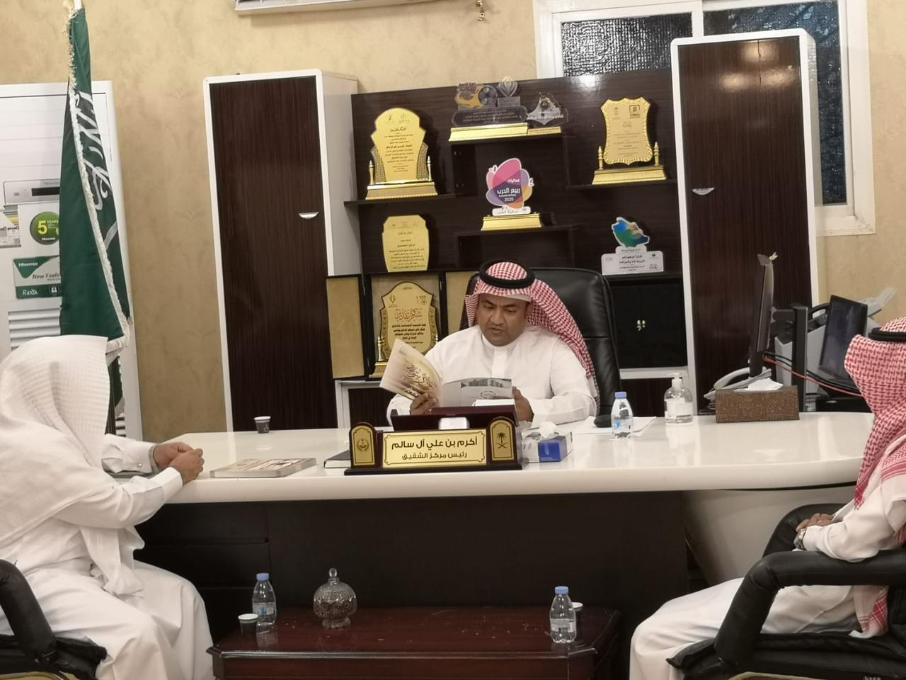 ” أل سالم ” يستقبل رئيس جمعية تحفيظ القرآن الكريم بالشقيق