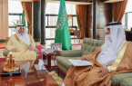 أمير تبوك يلتقي المشرف العام على مدارس الملك عبدالعزيز النموذجية بالمنطقة