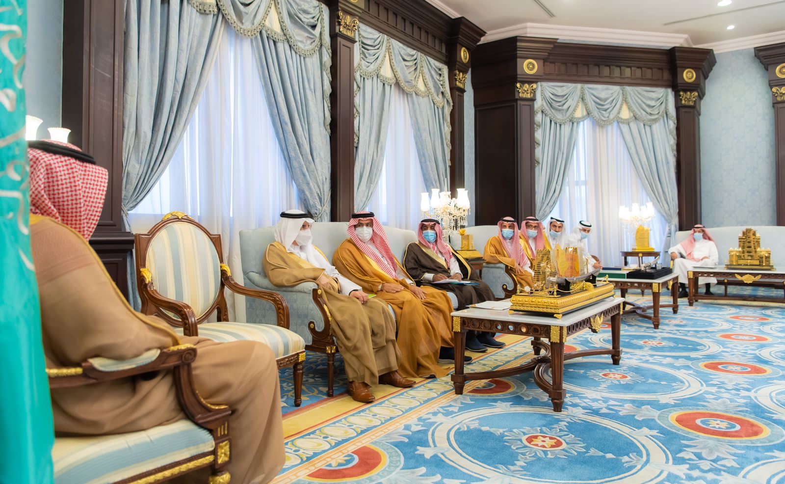 الأمير حسام بن سعود يستقبل أعضاء اللجنة التنسيقية لمبادرة الباحة الخضراء